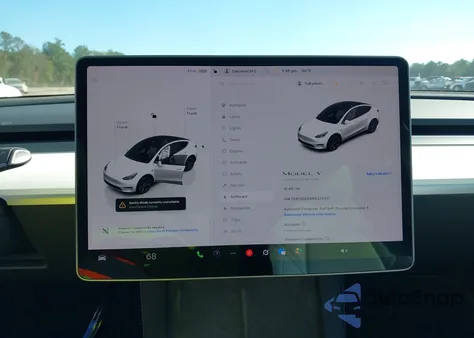 2024 Tesla Model Y Long Range Dual Motor All-Wheel Drive/Rwd z USA, uszkodzony, nr VIN 7SAYGDED6RA325431